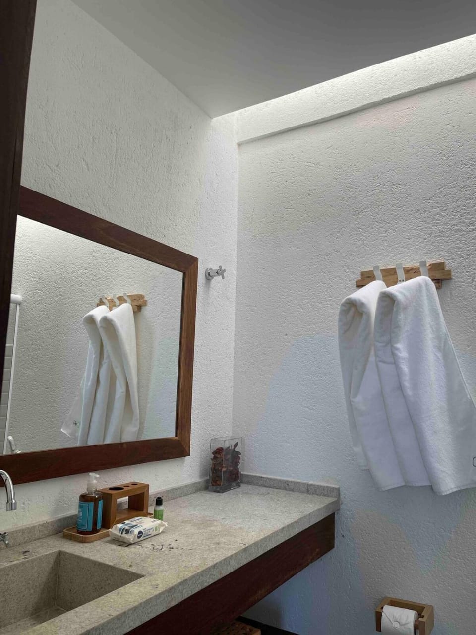 Bathroom, towels