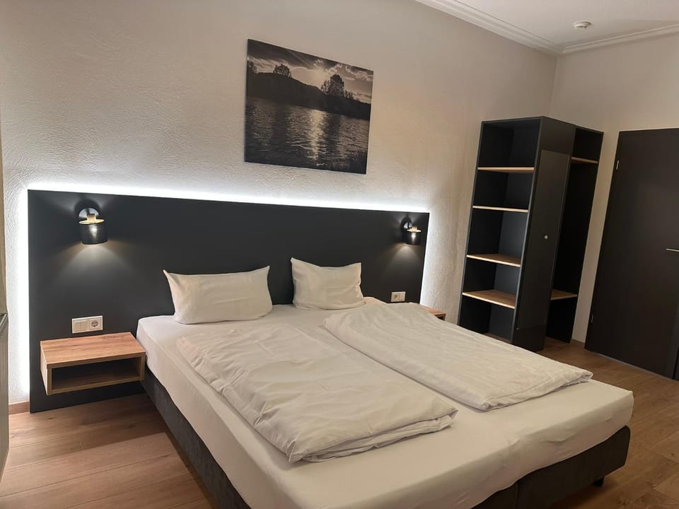 Bed, Photo of the whole room, Bedroom, wardrobe