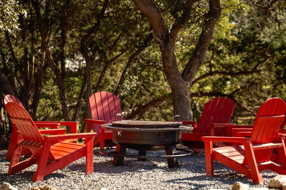 Lakeview Escape w Hot Tub Firepit & Game Room House in Canyon Lake