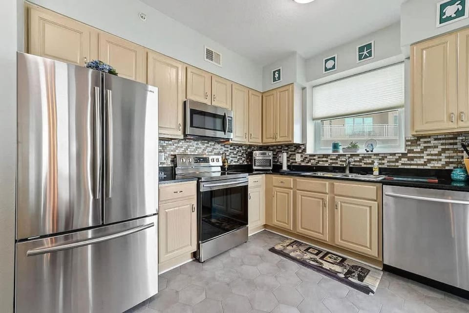 Kitchen or kitchenette, kitchen