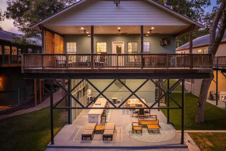 Lakefront Home Private Dock Firepit Sleeps 12 House in McQueeney