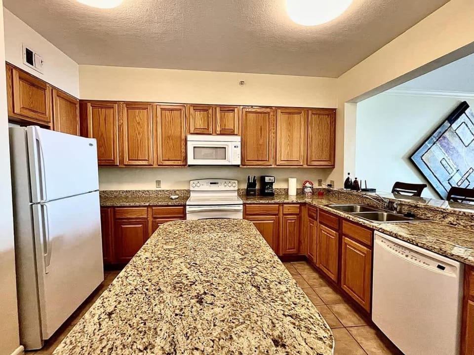 Kitchen or kitchenette, kitchen