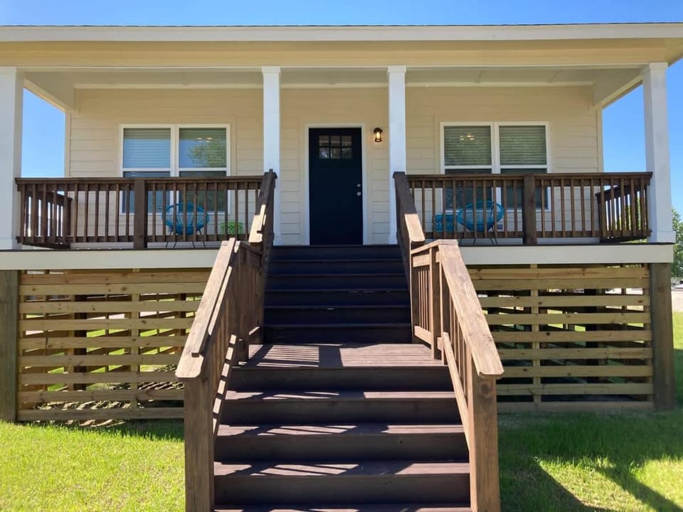 Property building, Day