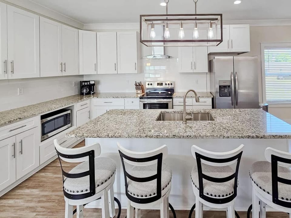 Kitchen or kitchenette, kitchen