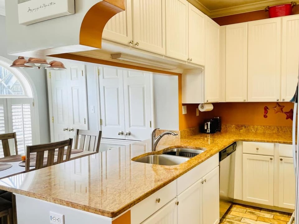 Kitchen or kitchenette, kitchen