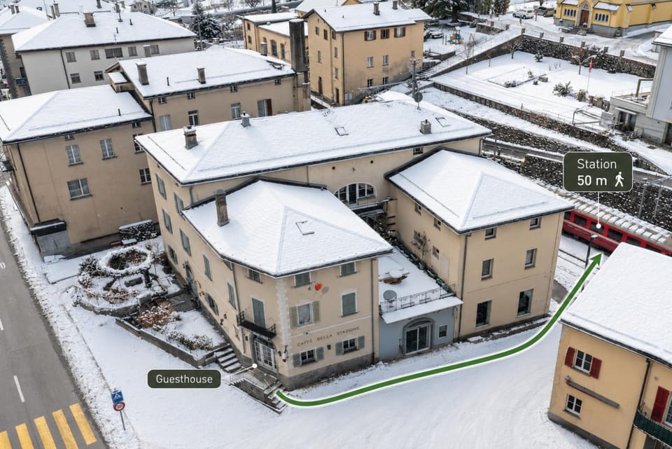 Property building, Neighbourhood, Bird's eye view, Winter, Street view