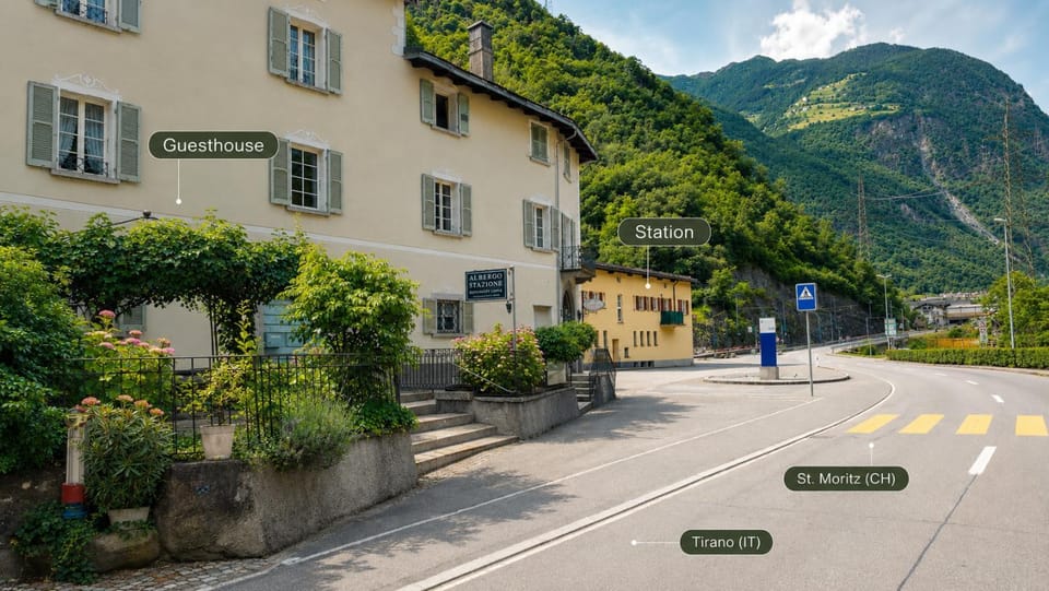 Property building, Facade/entrance, Spring, Street view, Location