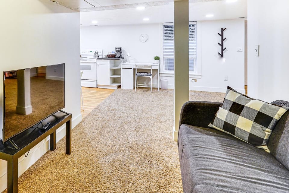 Ski, Soak & Explore! Central Parkside SLC Apt Apartment in Salt Lake City