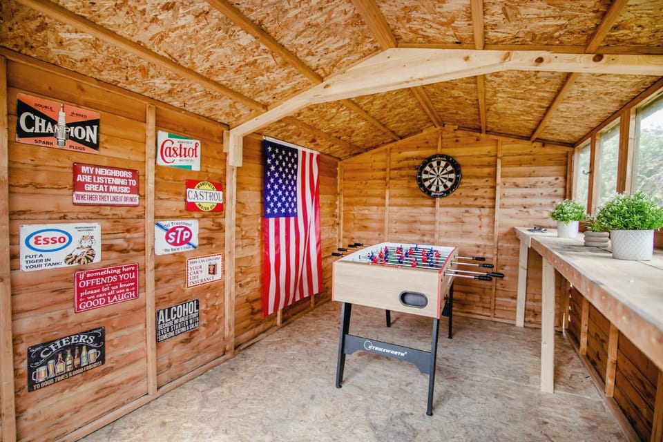Game Room, Garden