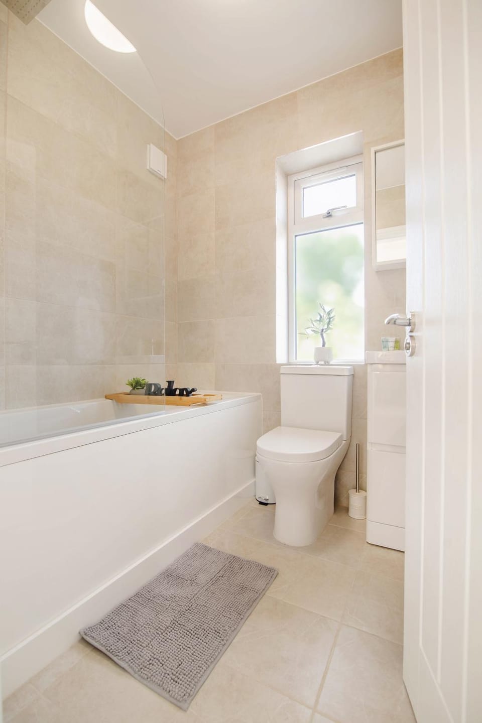 Shower, Toilet, Bath, towels