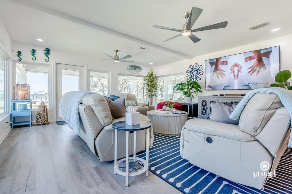 Luxury Beach Cottage With Private Beach House in Fort Walton Beach