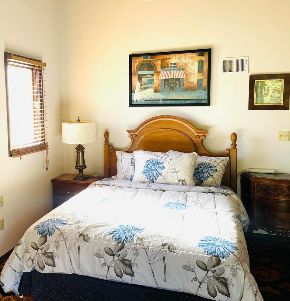Longview Lake Getaway 4-Bedroom house House in Lees Summit