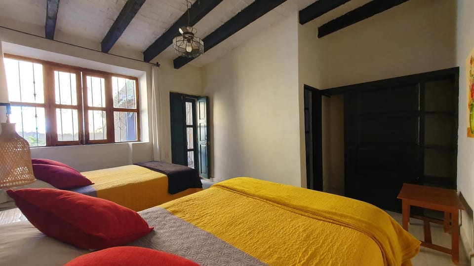 Bed, Photo of the whole room, Decorative detail, Bedroom