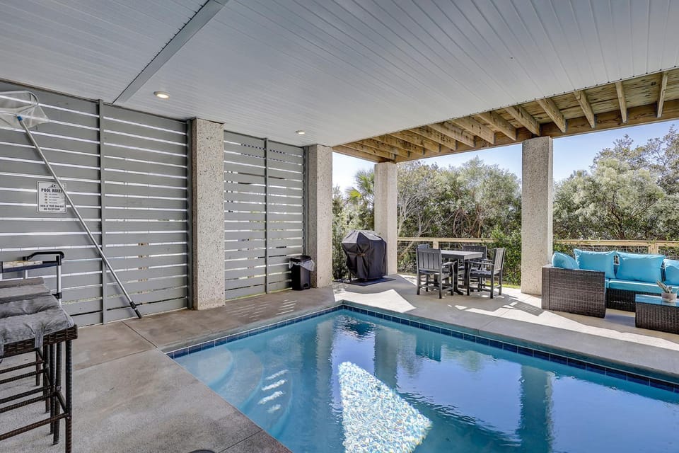 Brand New Waterfront Luxury Home Private Covered Pool Sleeps 14 Gorgeous Views Elevator House in Hilton Head Island
