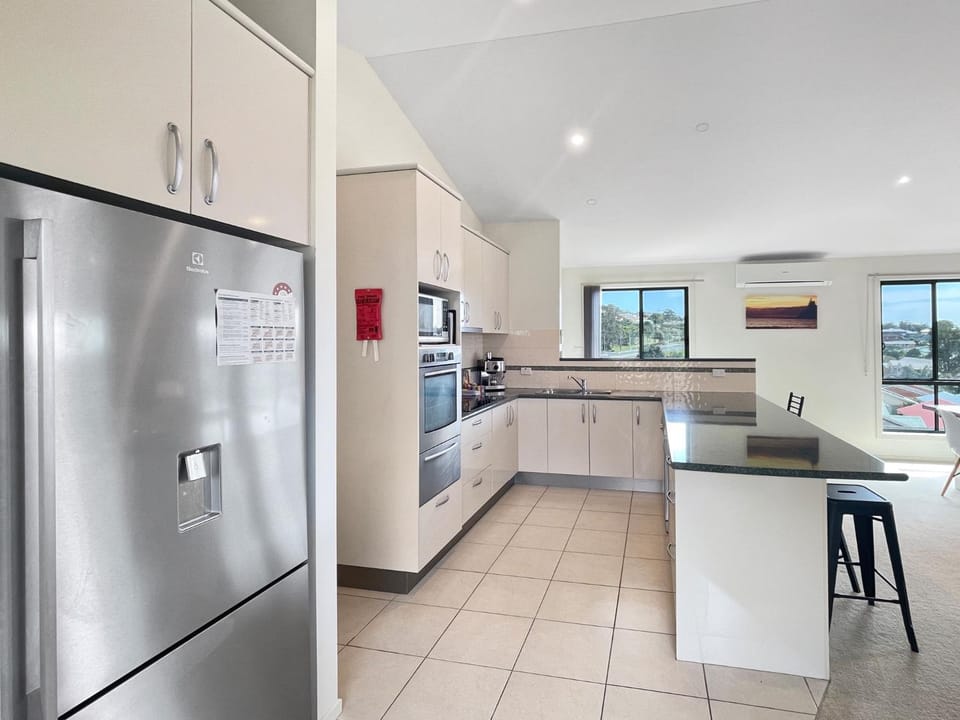 Villa Franco Pet Friendly Walk to the Beach House in New South Wales