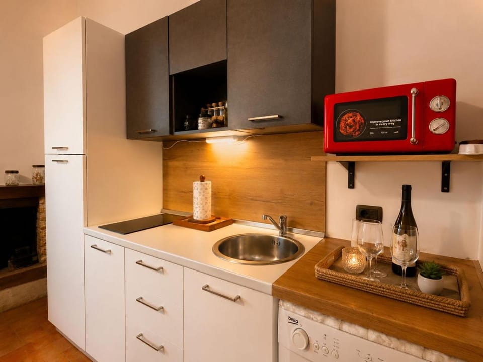 Communal lounge/ TV room, Communal kitchen, Food, pet friendly