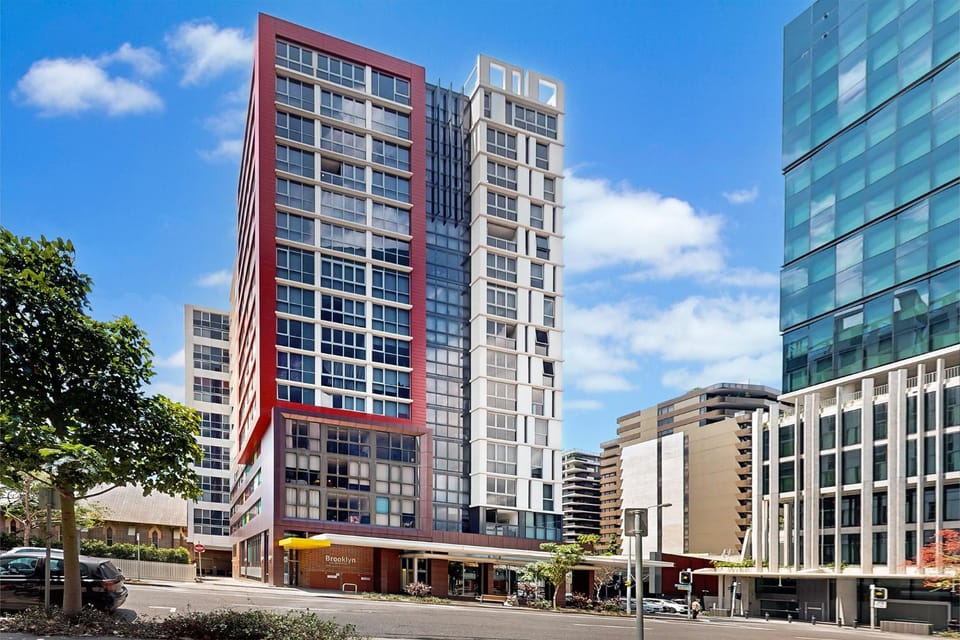 Property building, Day, Neighbourhood, City view, Street view, Location