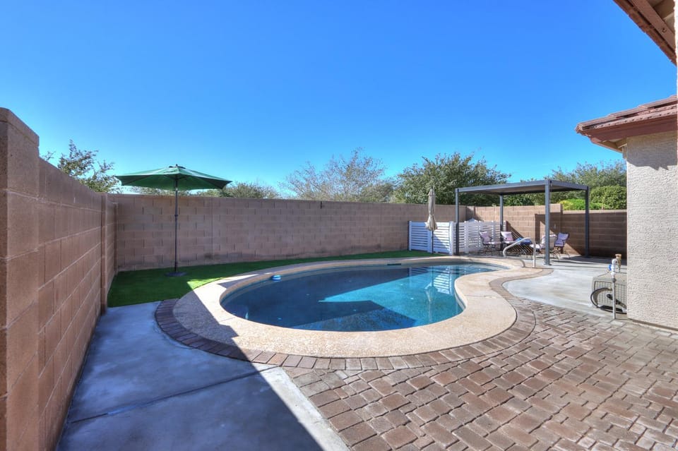 Private Mini Serene Oasis with Pool House in Maricopa