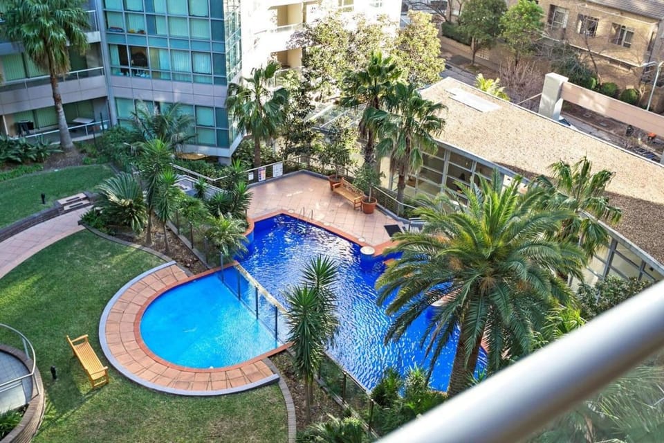 Chatswood Convenience - Steps to Train & Metro - HELP3 Apartment in Sydney