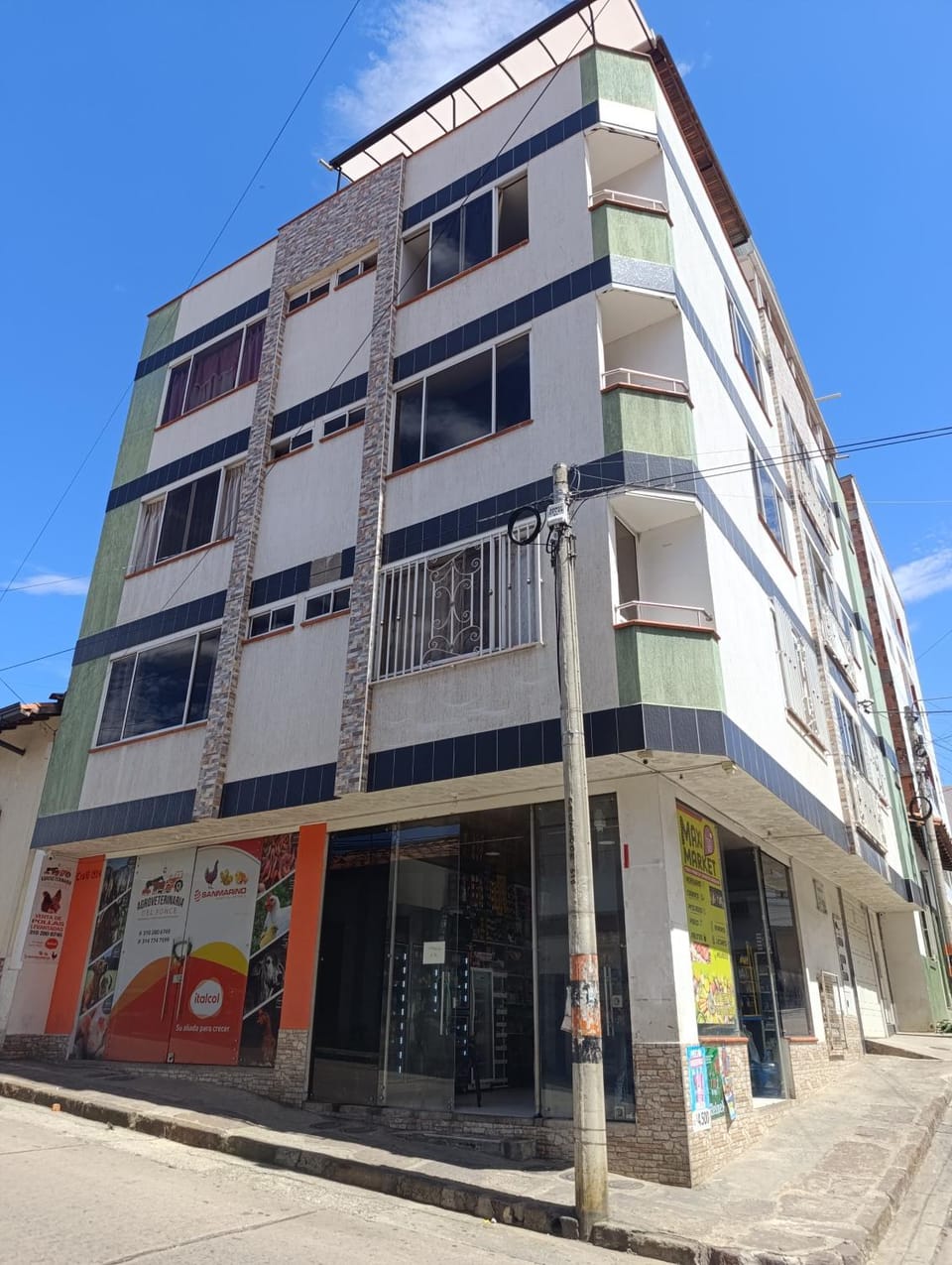 Property building, Street view, Location