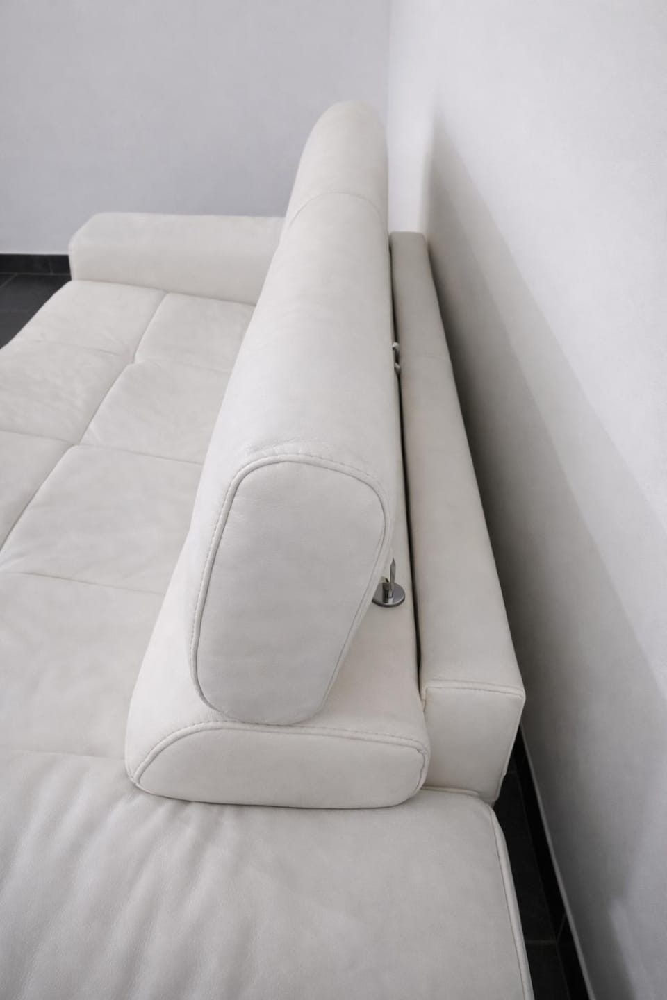 Bed, Living room