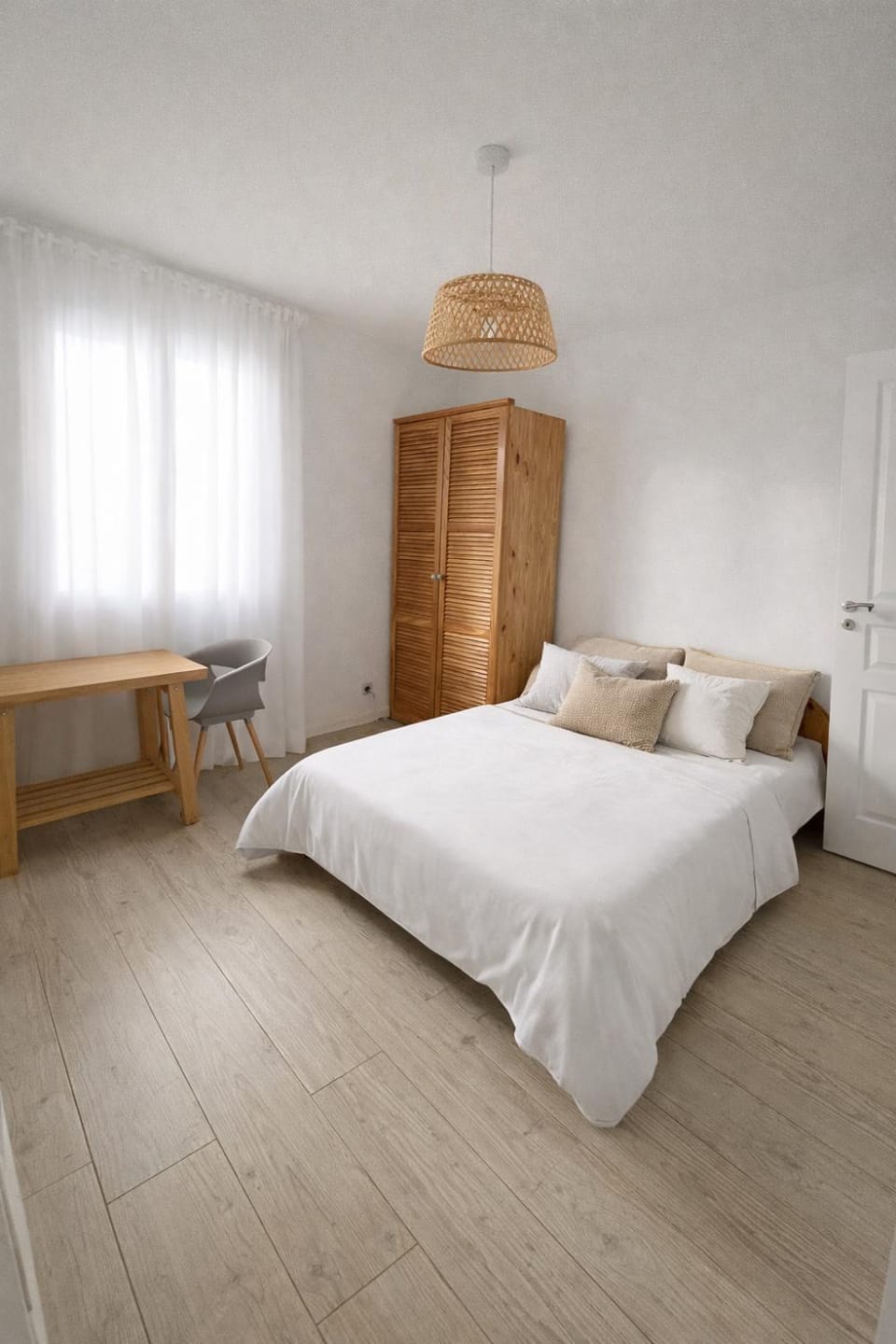 Bed, Photo of the whole room, Bedroom, wardrobe