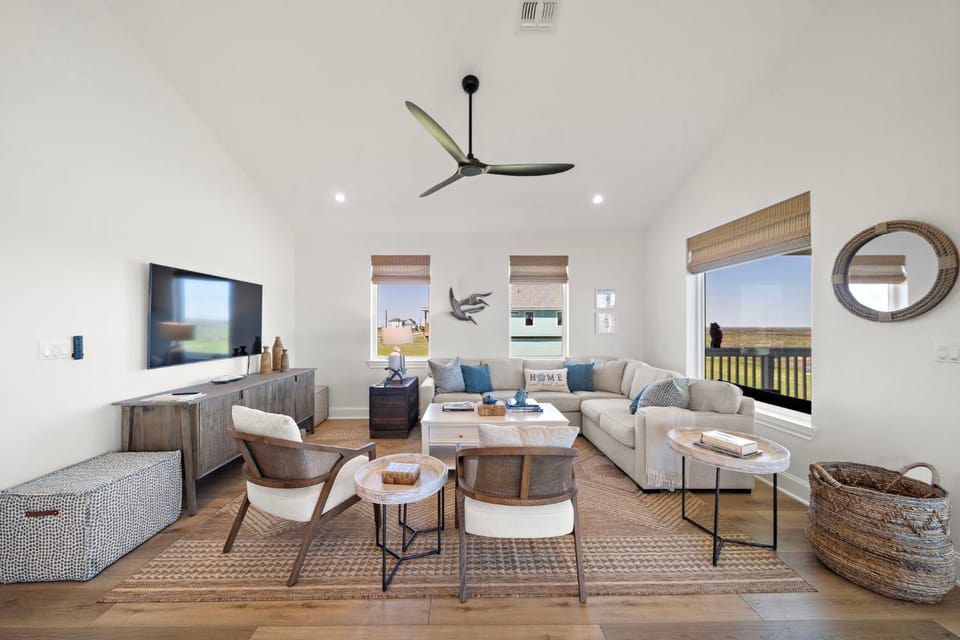 Pelican Perch House in Hitchcock