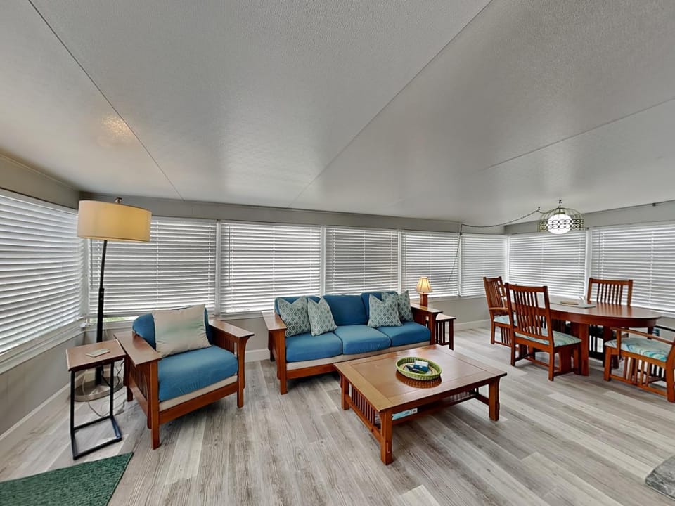 View (from property/room), Living room, Seating area, Dining area, furniture
