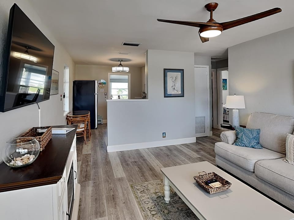 Flip Flop Oasis House in Daytona Beach
