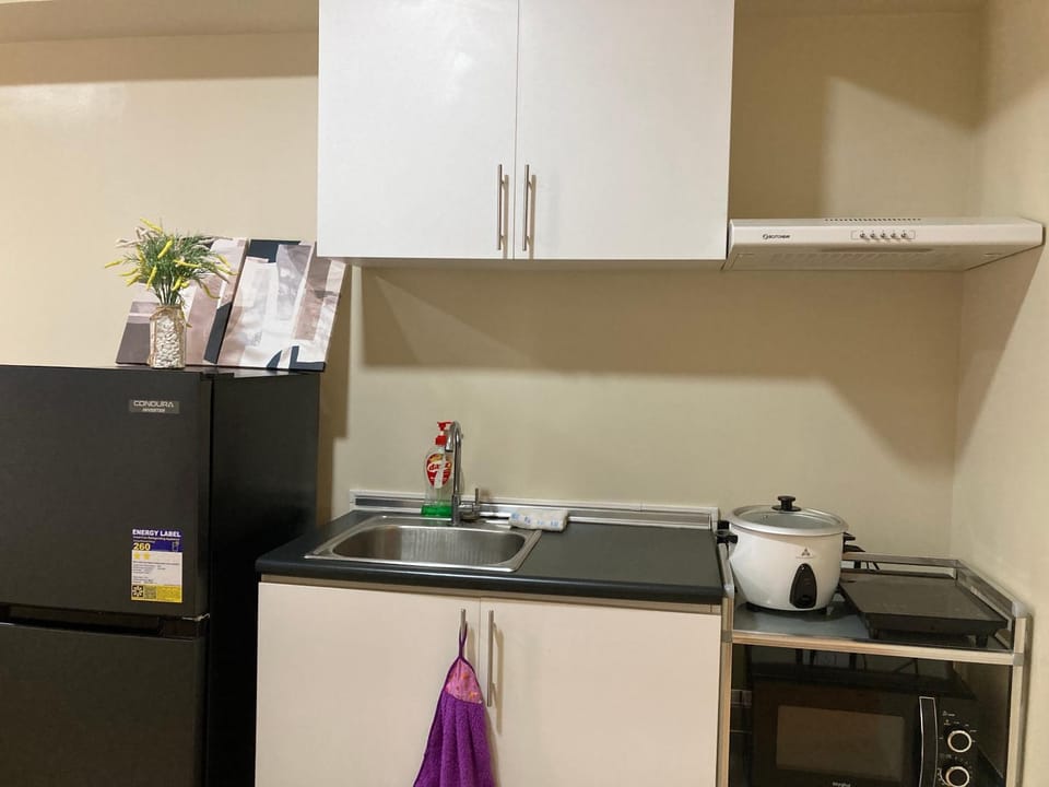1106 Avida Tower 4 Atria Iloilo Pool Vies Studio Unit Comfy Cozy Apartment hotel in Iloilo City