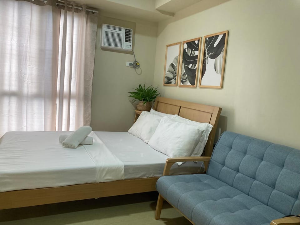 1106 Avida Tower 4 Atria Iloilo Pool Vies Studio Unit Comfy Cozy Apartment hotel in Iloilo City