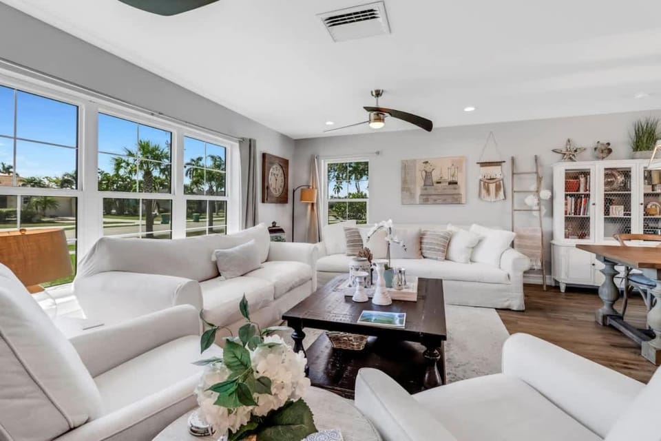 Inviting Lakeview Home l Pool l Close to Beaches House in Marco Island