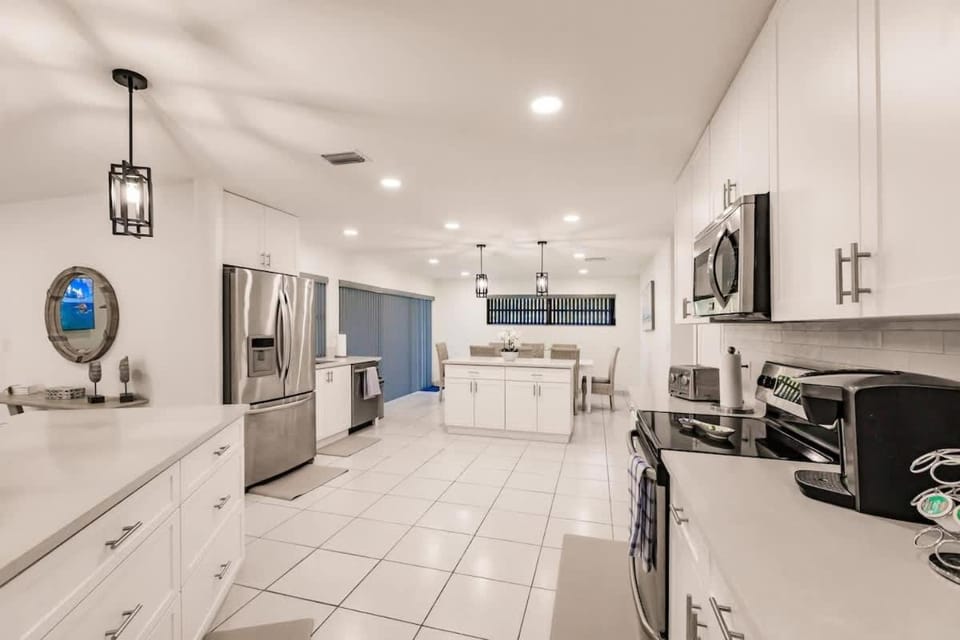 Lovely 5BR Marco Home l Pool l Near Beaches House in Marco Island