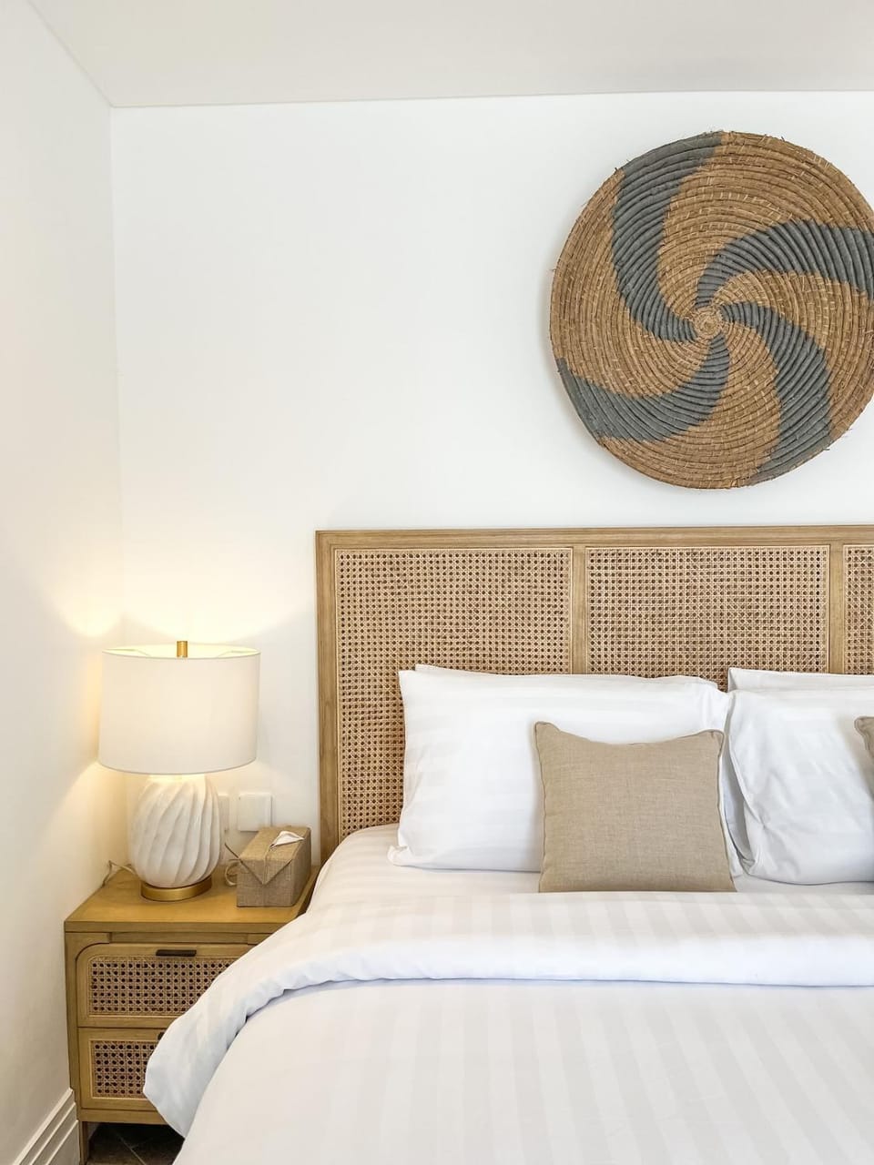 Modern Sanctuary Luxury 3BR Escape in Berawa Villa in North Kuta