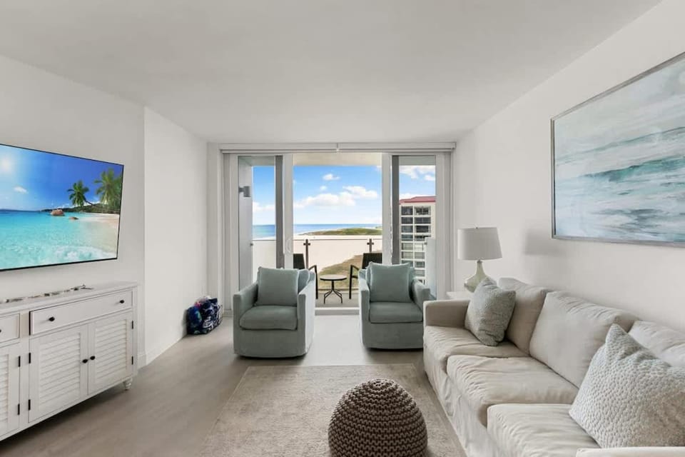Stunning Marco Condo l Million-Dollar Views House in Marco Island