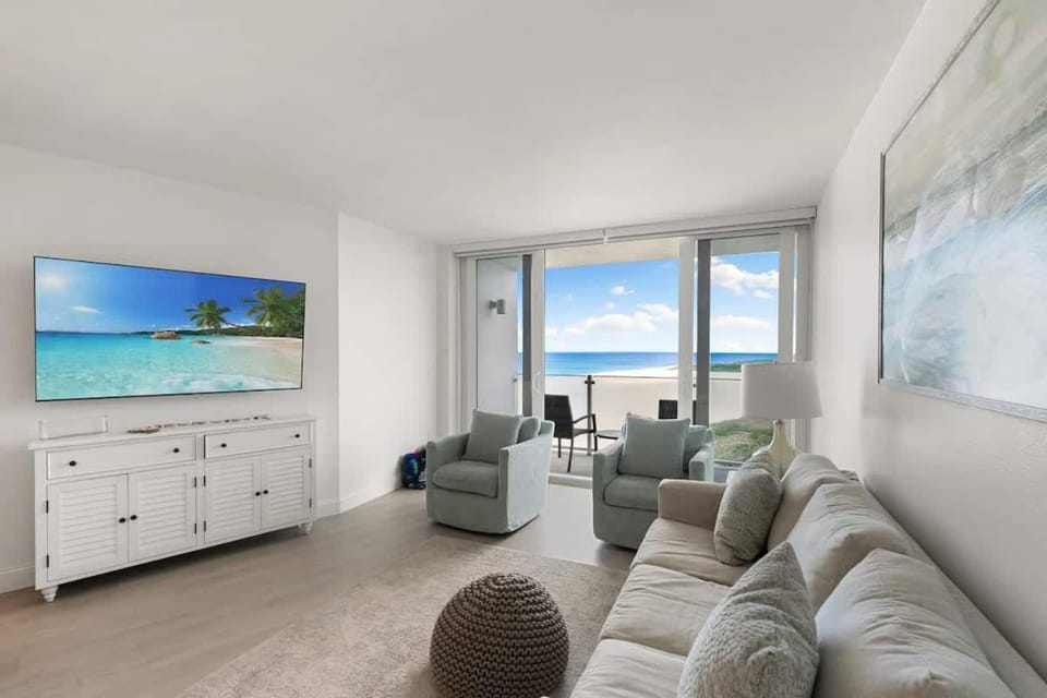 Stunning Marco Condo l Million-Dollar Views House in Marco Island