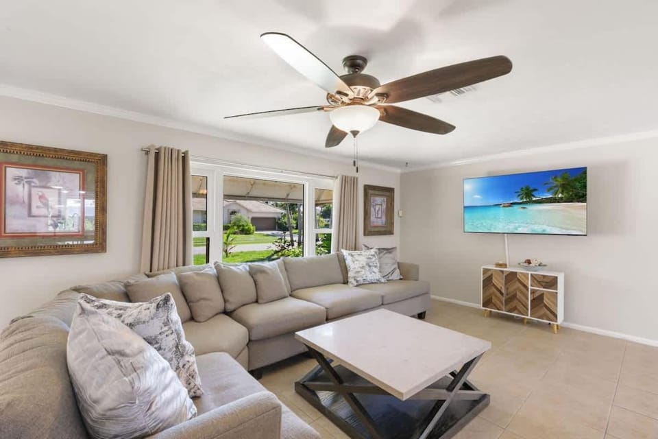 Beautiful Marco Home l Pool l Hot Tub House in Marco Island