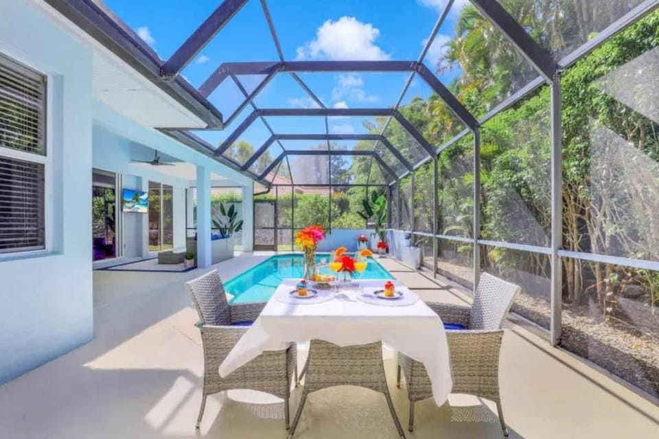 5BR Beach House - Private Pool Beach Access Incl House in Marco Island