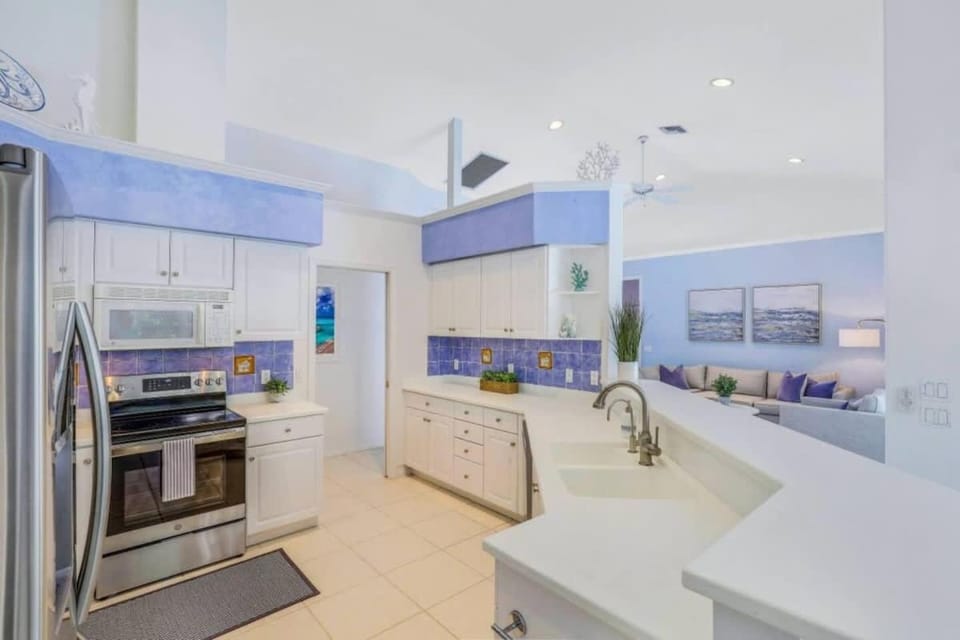 5BR Beach House - Private Pool Beach Access Incl House in Marco Island