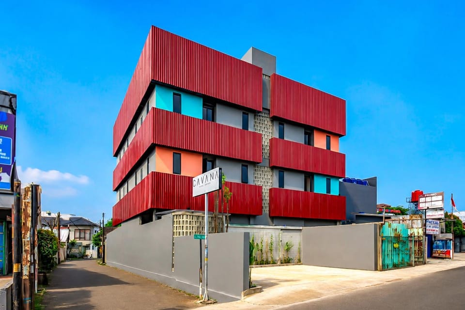 Facade/entrance