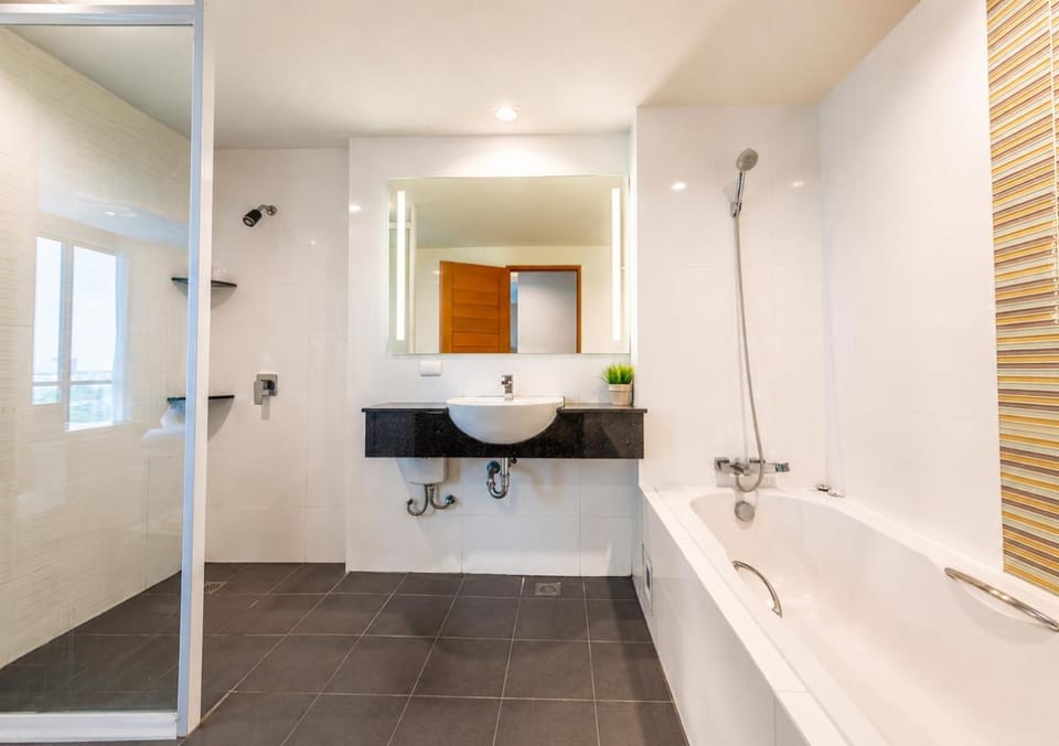 Bathroom, Bath