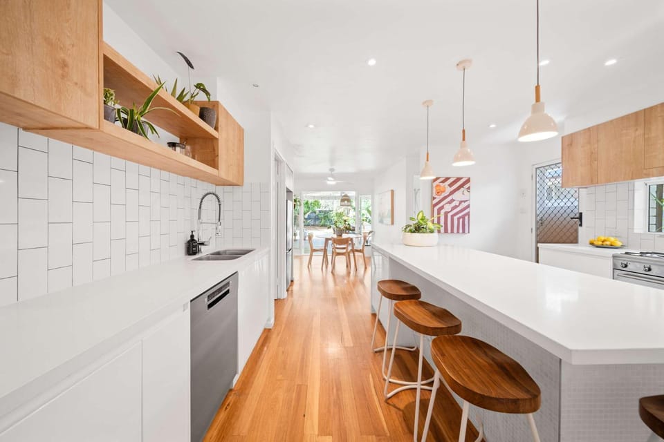Kitchen or kitchenette, Dining area, dishwasher, oven, stove
