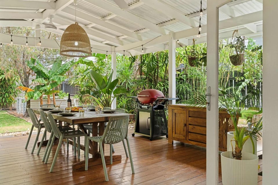 Patio, Garden, Balcony/Terrace, Seating area, Dining area, Garden view
