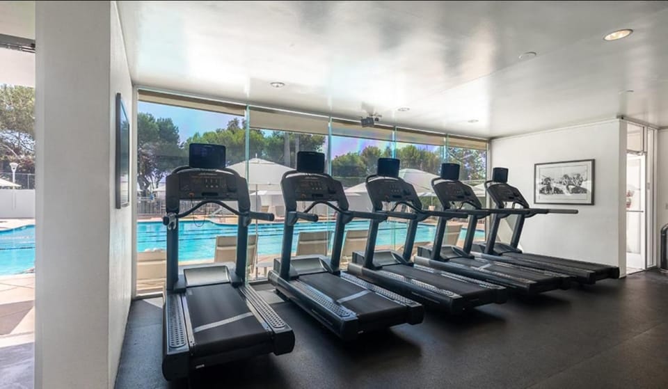 Santa Monica Ocenfront 2 Bedroom Villa with Parking Apartment in Venice Beach