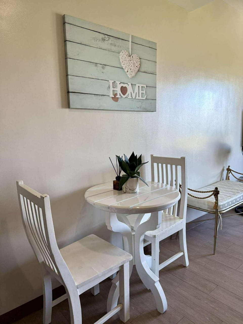 The Cozy Rustic Apartment hotel in Calabarzon