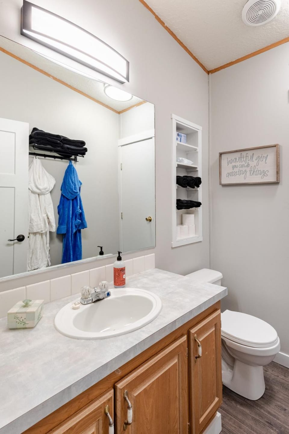 Toilet, Bathroom, towels