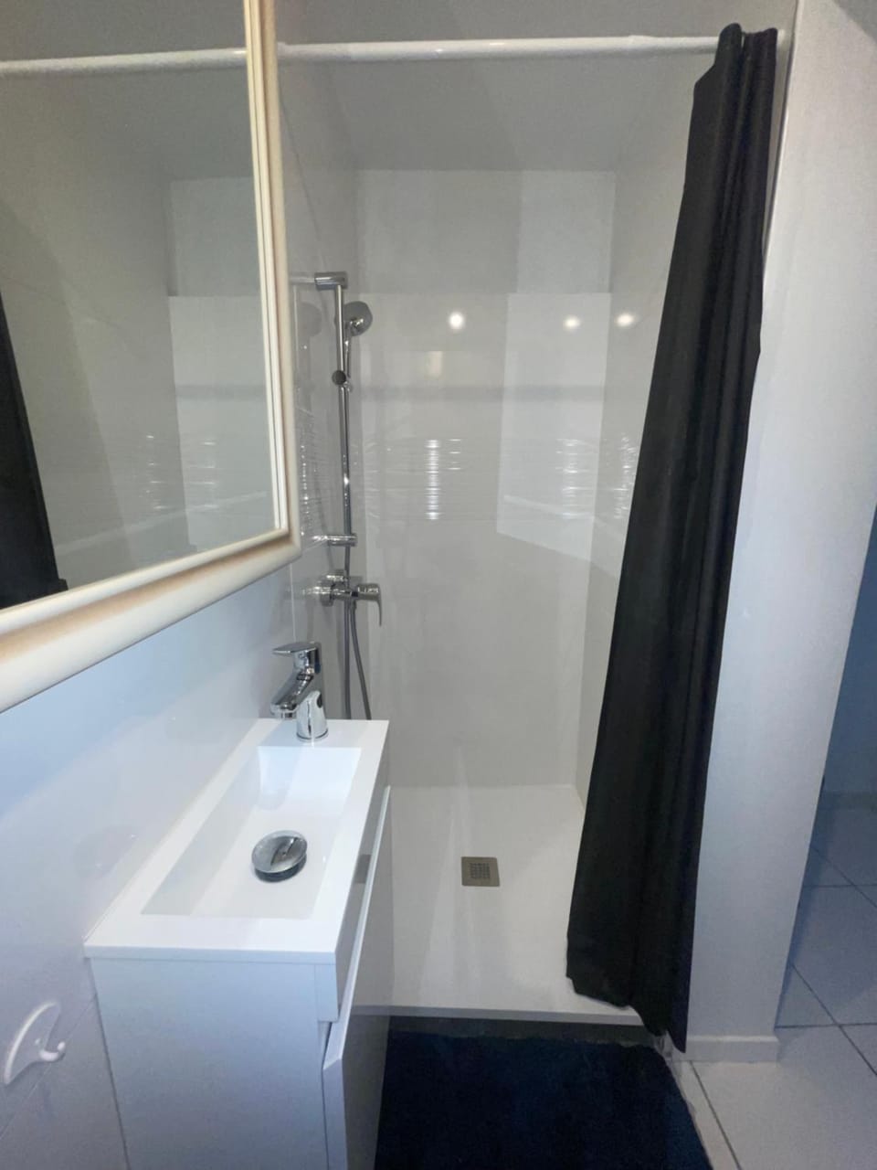 Shower, Bathroom, towels