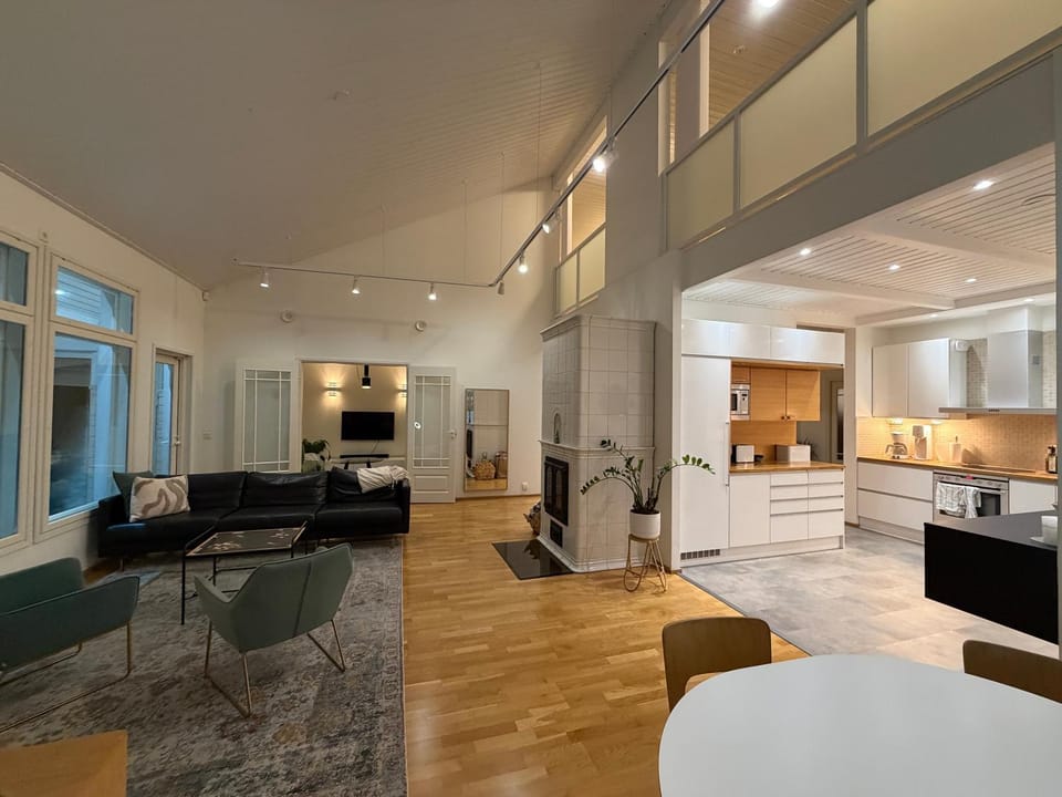 Kitchen or kitchenette, Living room, Seating area