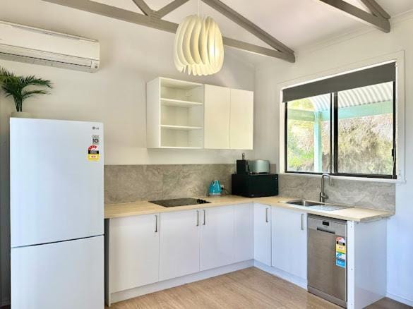Beachside Cabin No 1 at Island Beach Cabin in South Australia