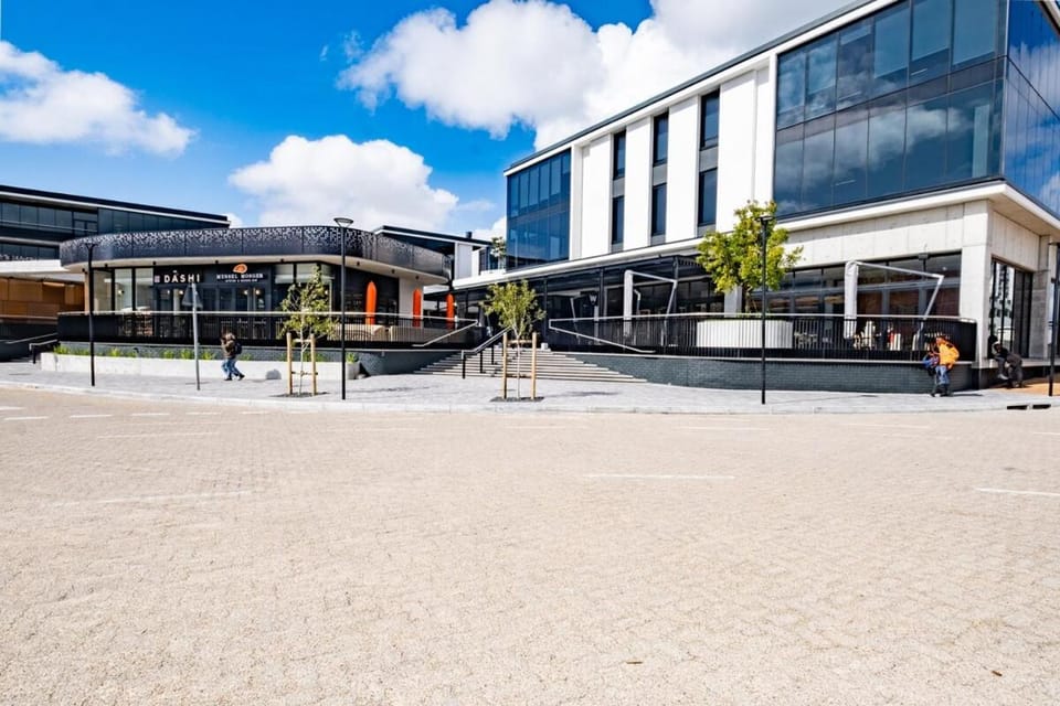 715 Riverlands - Lux 2 Bedroom Apartment Apartment in Cape Town